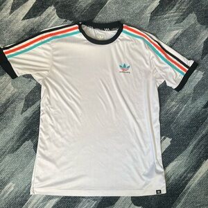 Adidas skateboarding tee large